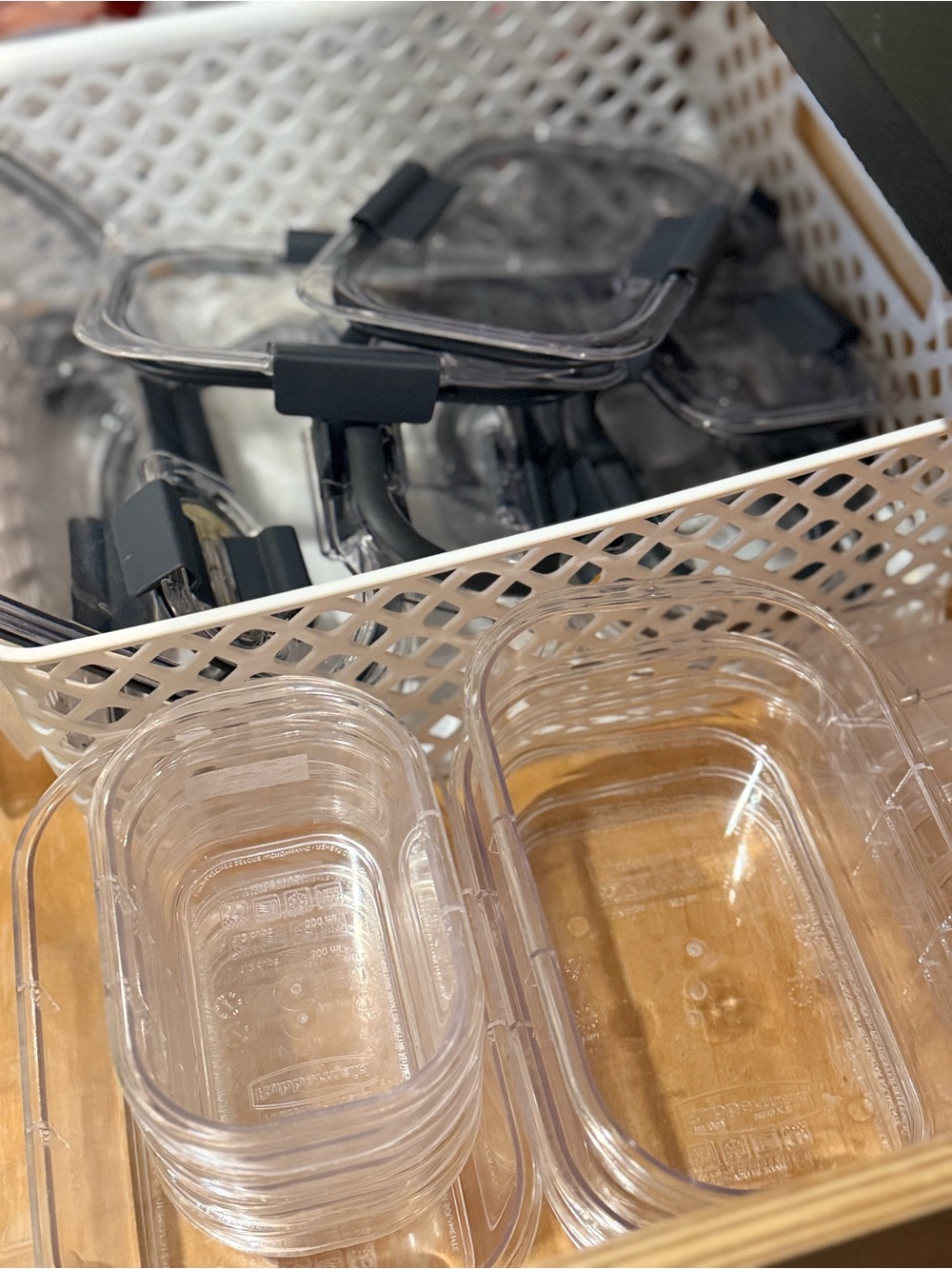 Rubbermaid Brilliance BPA-Free Food Storage Containers with Lids | 50-piece set